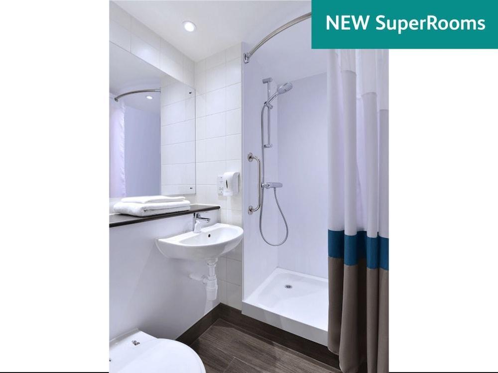 Travelodge London City Airport 외부 사진