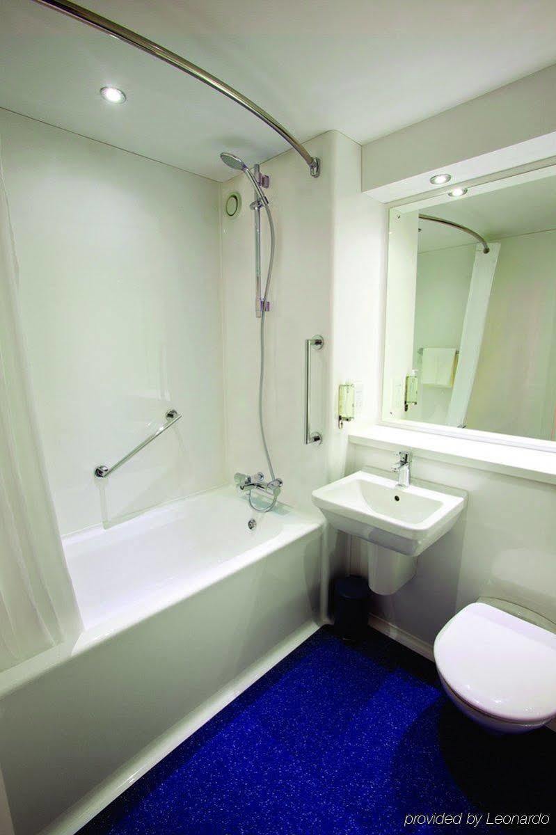 Travelodge London City Airport 외부 사진